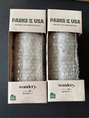 2 Wondery Parks of the USA Bucket List Water Bottles - White